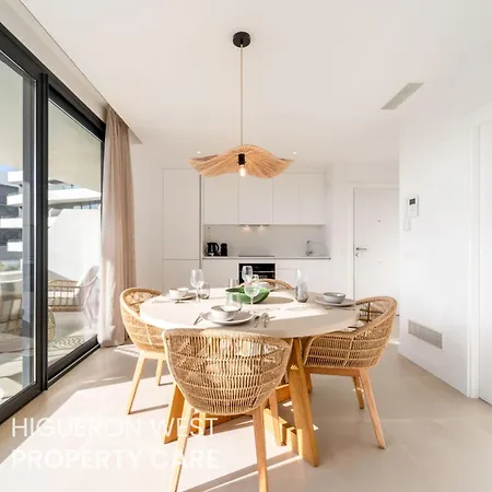 דירה Higueron West Collection - The Poolview Terrace By Hwpc פואנגירולה