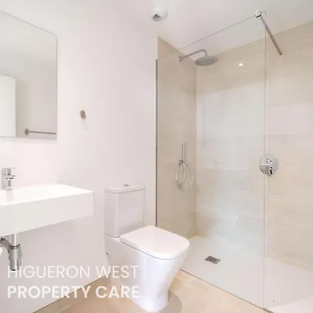 Higueron West Collection - The Poolview Terrace By Hwpc פואנגירולה