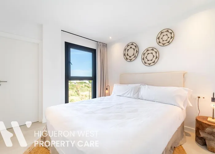 Apartment Higueron West Collection - The Poolview Terrace By Hwpc