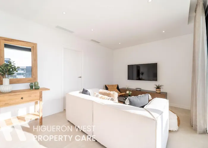 Apartment Higueron West Collection - The Poolview Terrace By Hwpc *