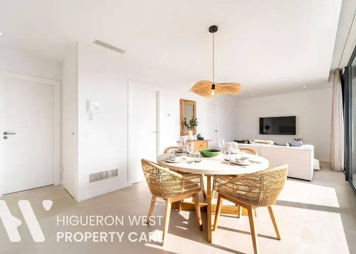 Apartment Higueron West Collection - The Poolview Terrace By Hwpc