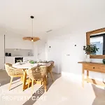 Higueron West Collection - The Poolview Terrace By Hwpc Apartmán *